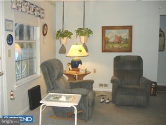 25 Stratford Road Southampton, NJ 08088 - Photo 6 of 12 Family Room
