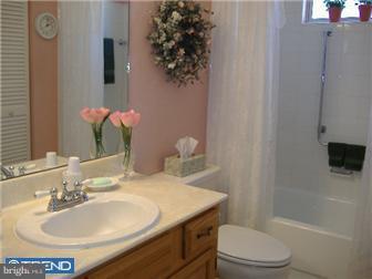25 Stratford Road Southampton, NJ 08088 - Photo 10 of 12 Bathroom