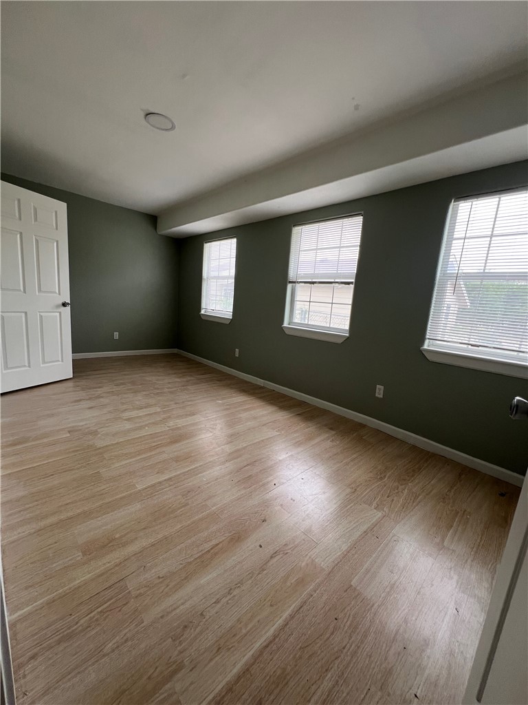 205 West 3rd Street Alice, TX 78332 - Photo 7 of 19