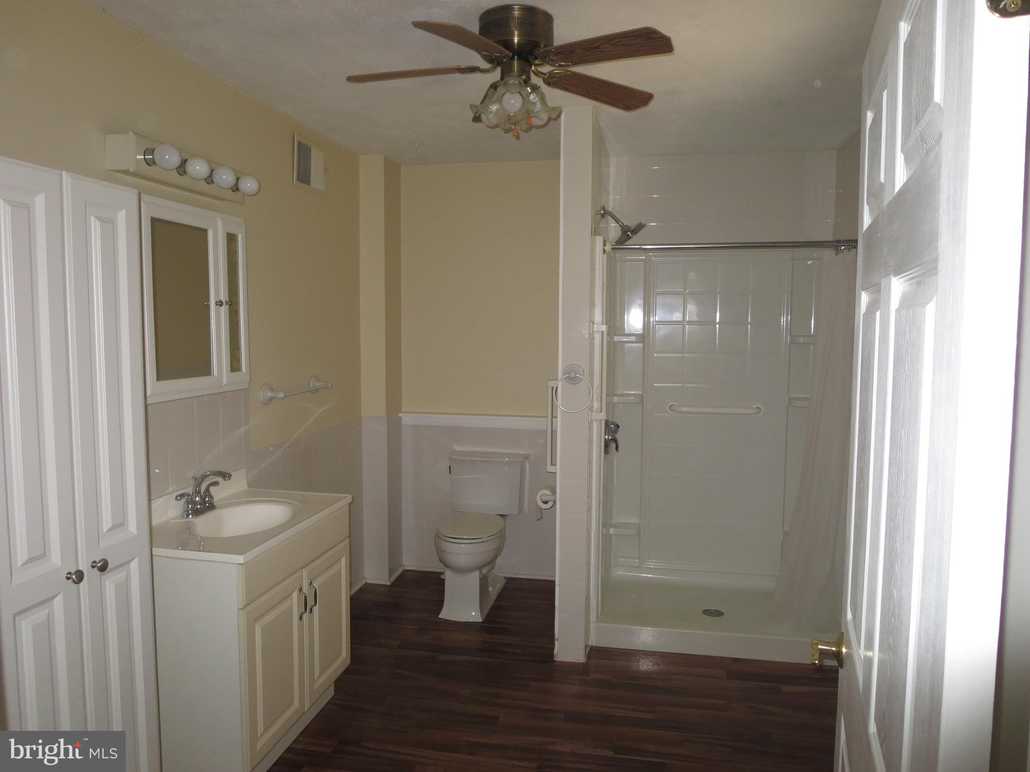 404 Blackstone Road Newark, DE 19713 - Photo 8 of 21 Wheel Chair Accessible Ful Bath