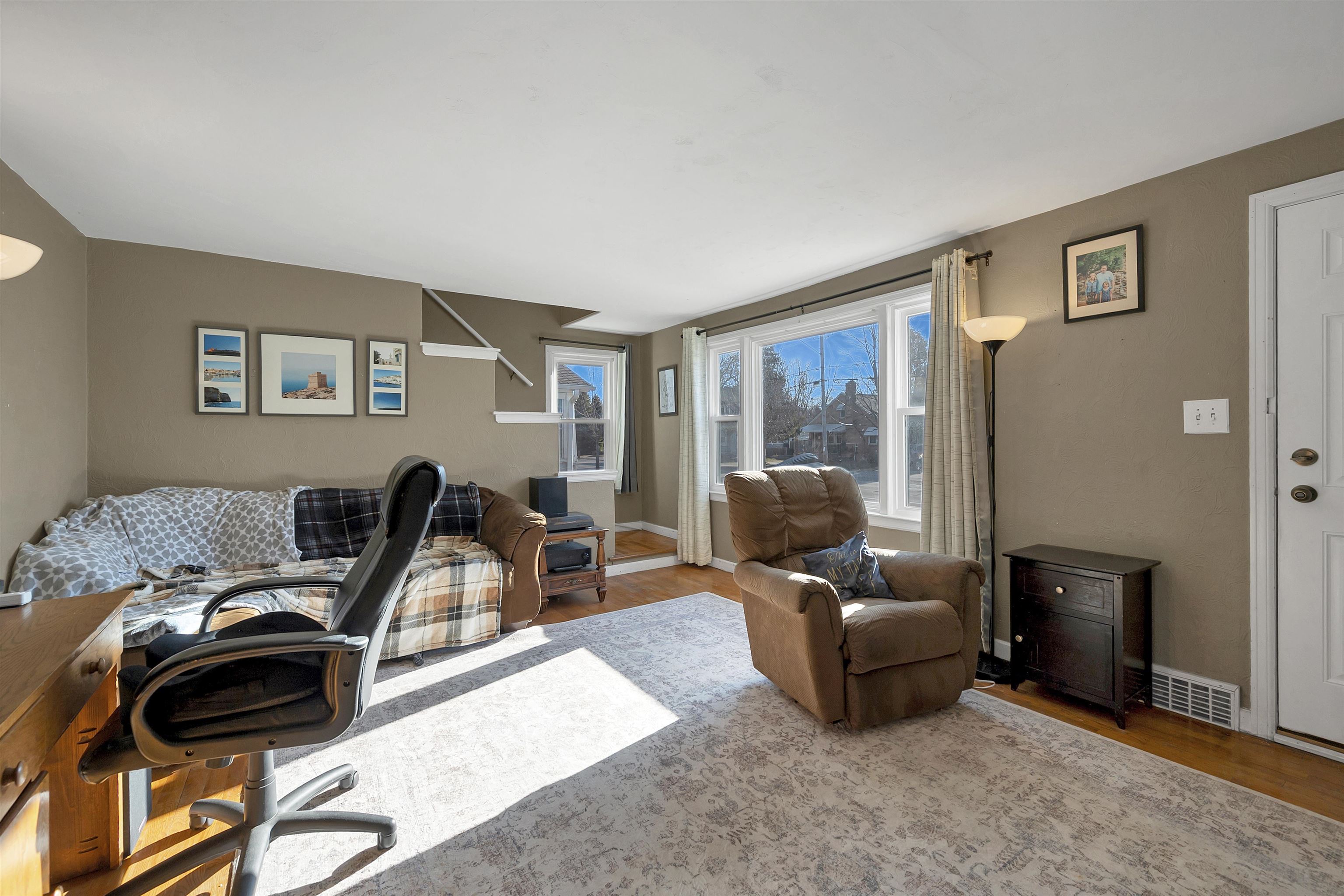 658 Appleton Road Menasha, WI 54952 - Photo 3 of 34