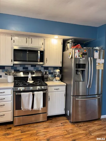 $199,900 | 204 Massey Lane, Jacksonville, IL 62650