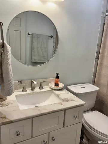 $199,900 | 204 Massey Lane, Jacksonville, IL 62650