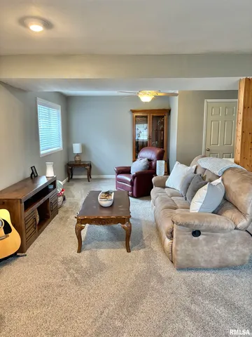 $199,900 | 204 Massey Lane, Jacksonville, IL 62650