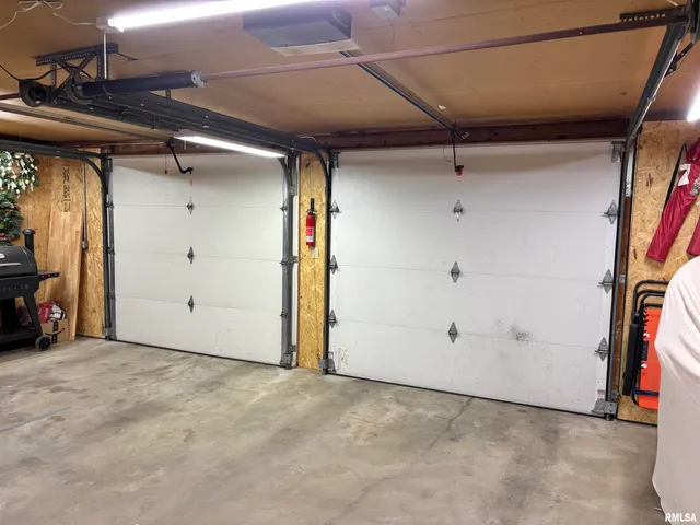 $199,900 | 204 Massey Lane, Jacksonville, IL 62650