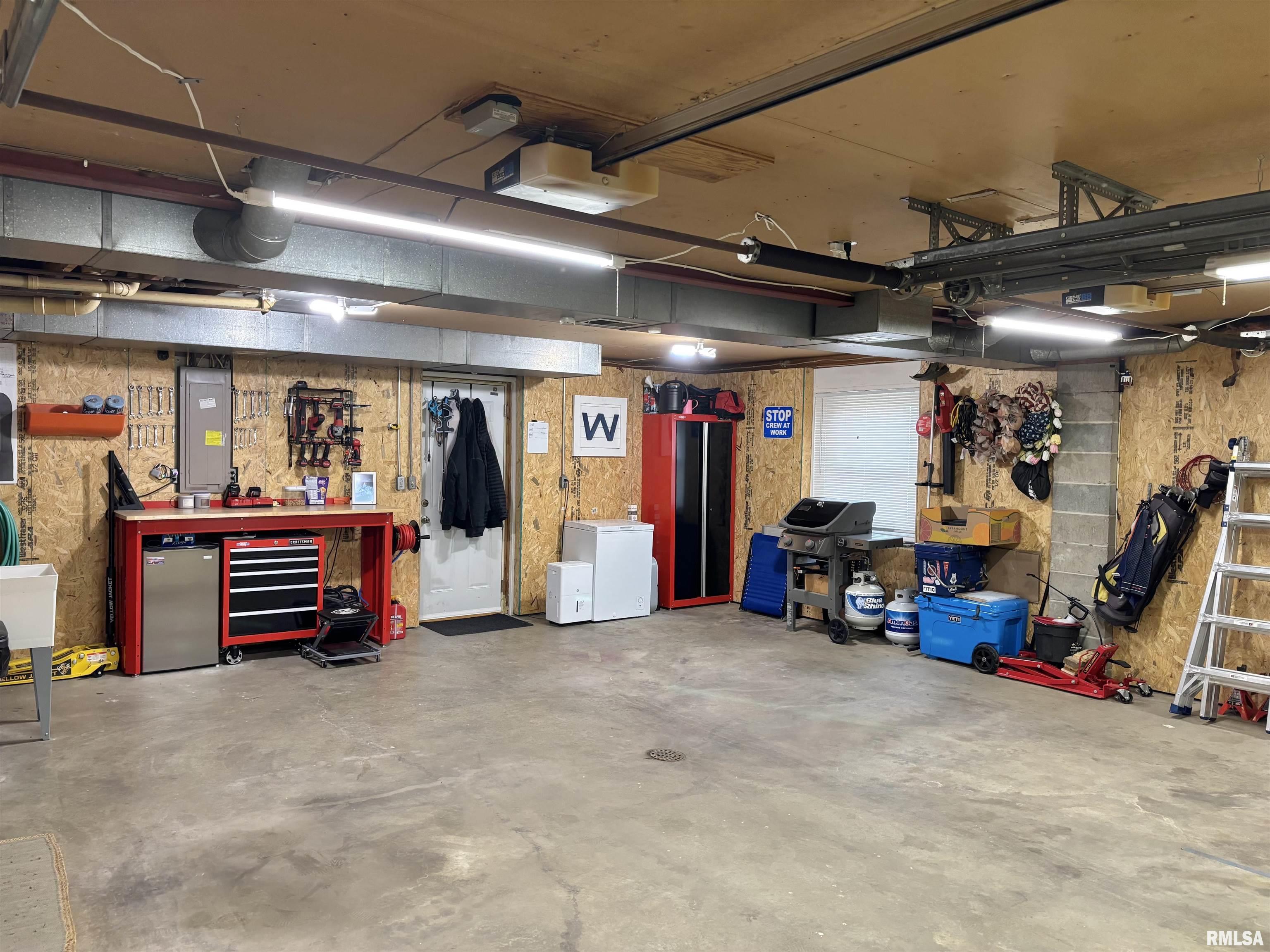 204 Massey Lane Jacksonville, IL 62650 - Photo 43 of 57