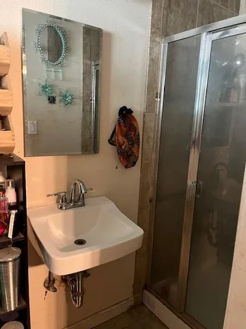 $296,000 | 821 West Fairmont Avenue, Clovis, CA 93612