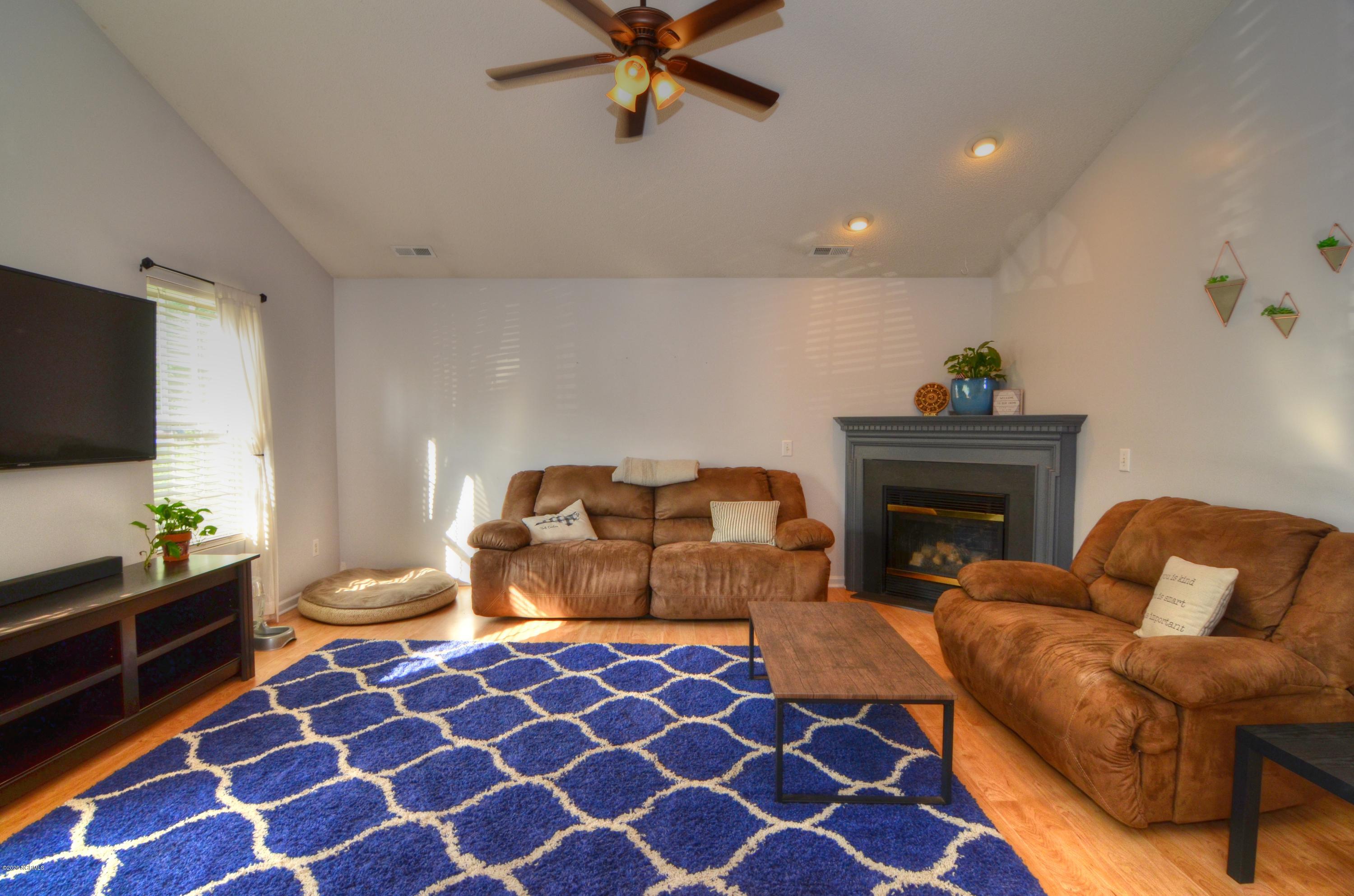 214 Olde Well Loop Road Wilmington, NC 28411 - Photo 5 of 44 Living Room