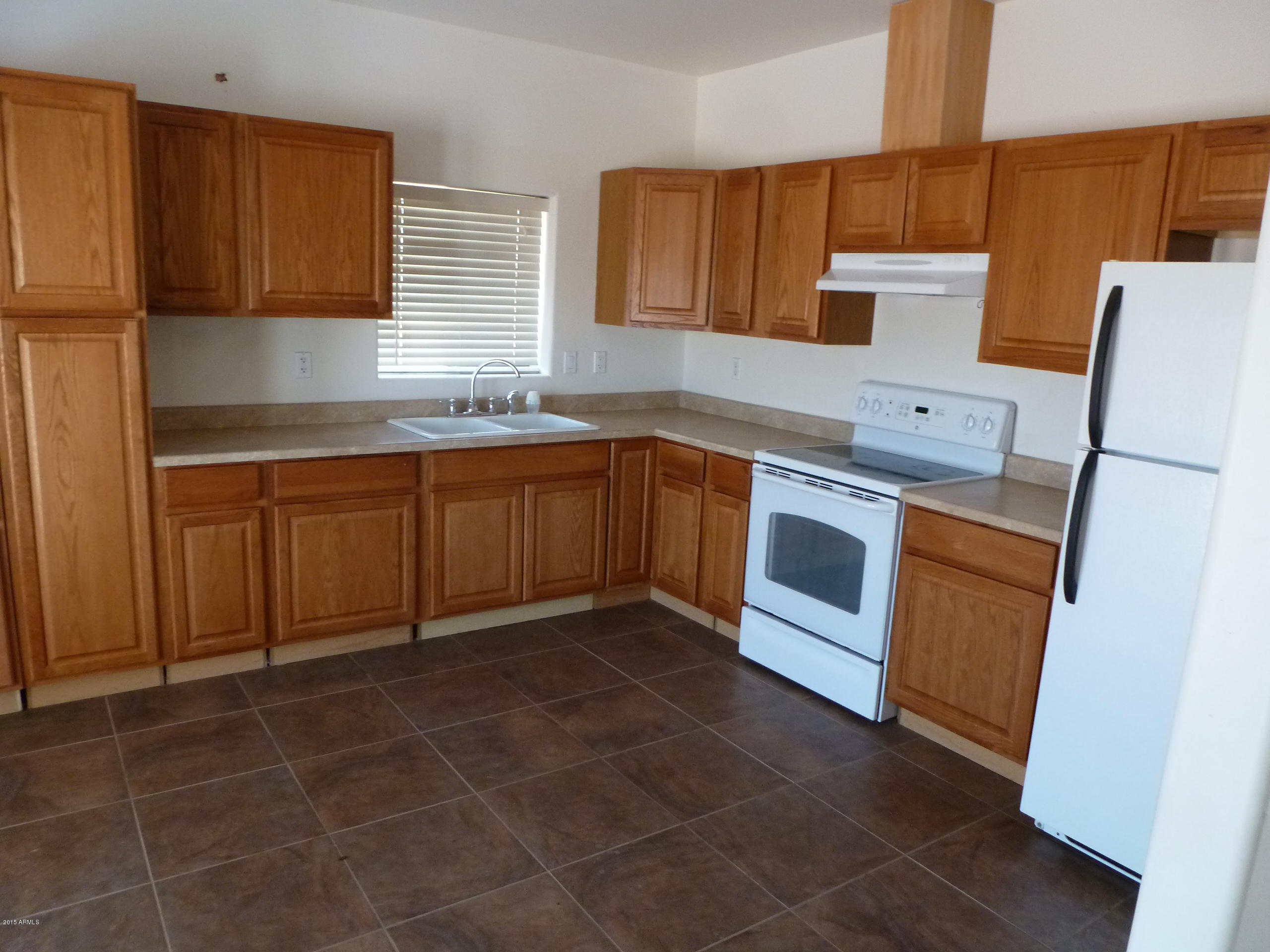 34560 West Miller Road Stanfield, AZ 85172 - Photo 9 of 15 Guest House Kitchen
