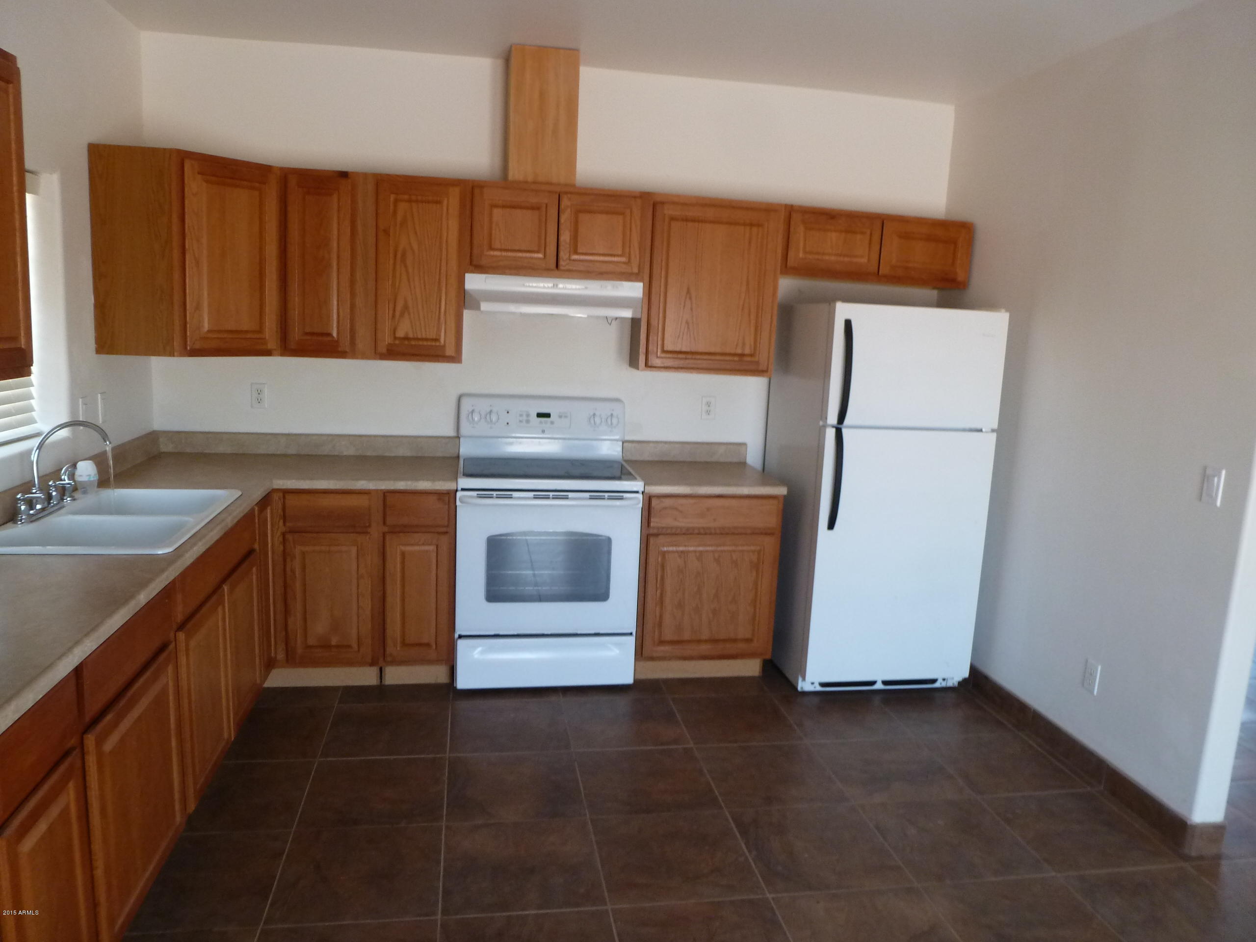 34560 West Miller Road Stanfield, AZ 85172 - Photo 10 of 15 Guest House Kitchen