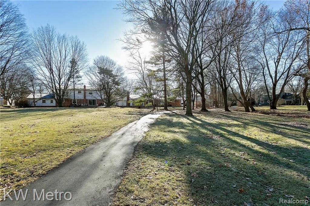 848 Croydon Road Rochester Hills, MI 48309 - Photo 31 of 34