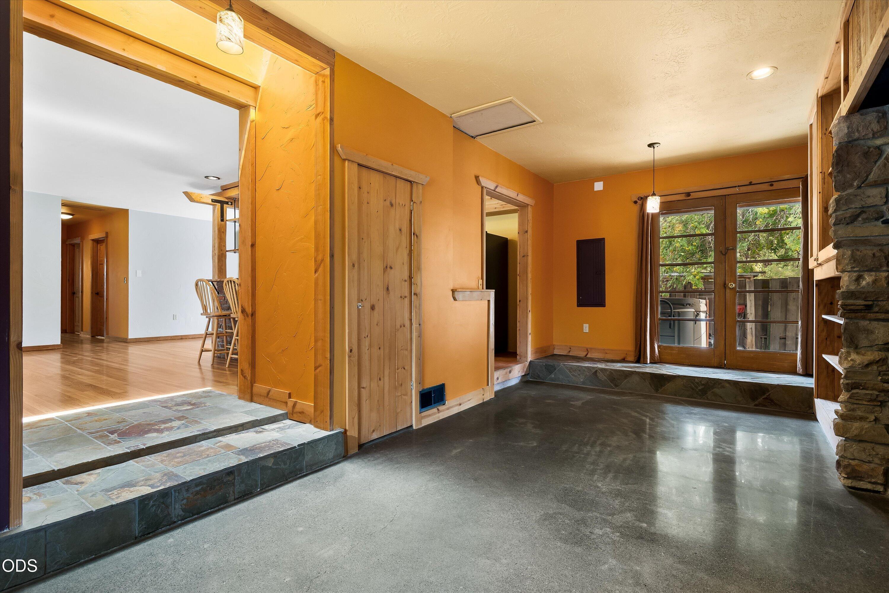 606 Northeast 9th Street Bend, OR 97701 - Photo 16 of 37
