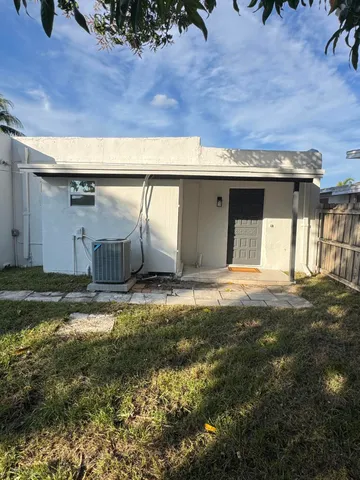 $1,800 | 508 Palmetto Street, Unit 2, West Palm Beach, FL 33405