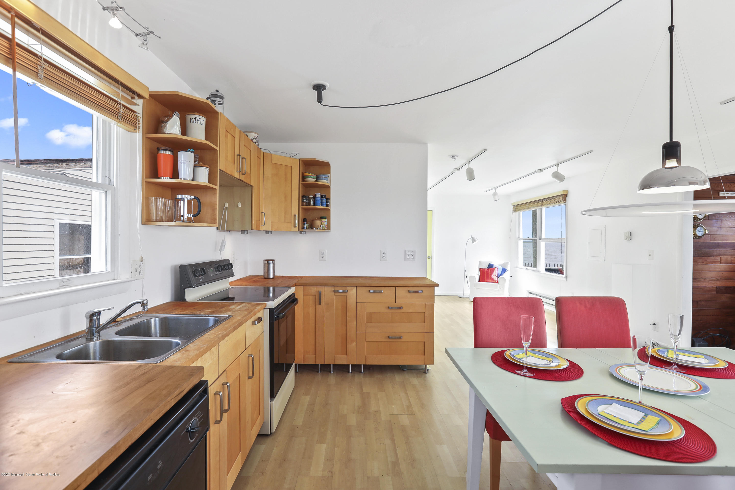 562 Dock Road West Creek, NJ 08092 - Photo 5 of 22 Kitchen 3