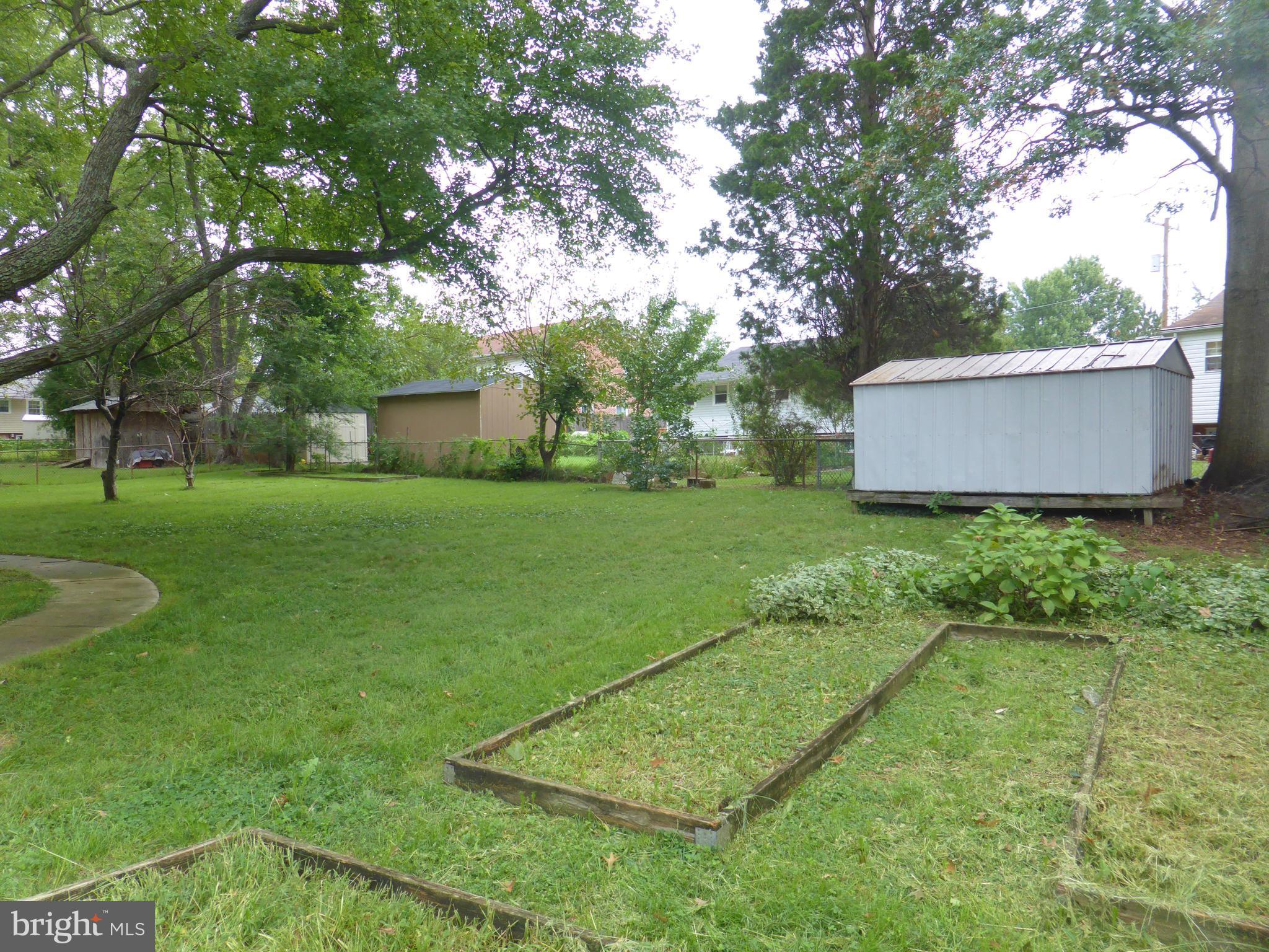 7415 Northrop Road Alexandria, VA 22306 - Photo 22 of 24 Fenced Backyard