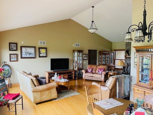 1976 East 24th Road Ransom, IL 60470 - Photo 11 of 32 a living room with furniture and a flat screen tv