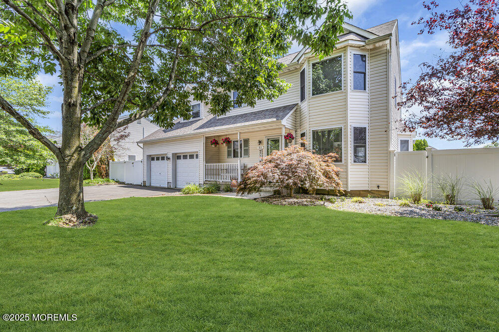 85 Mapletree Road Toms River, NJ 08753 - Photo 54 of 73 a view of a house with backyard and garden