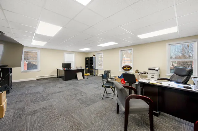 $999,999 | 136 Main Street, Winterport, ME 04496