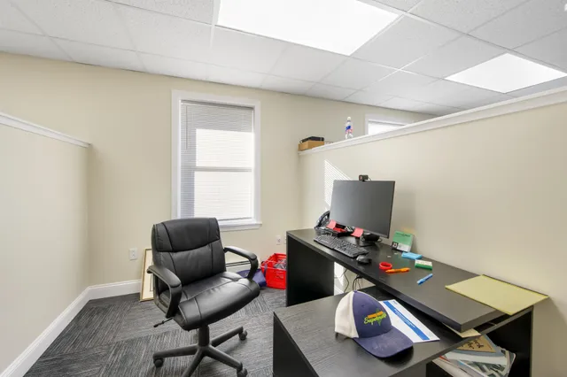 $999,999 | 136 Main Street, Winterport, ME 04496