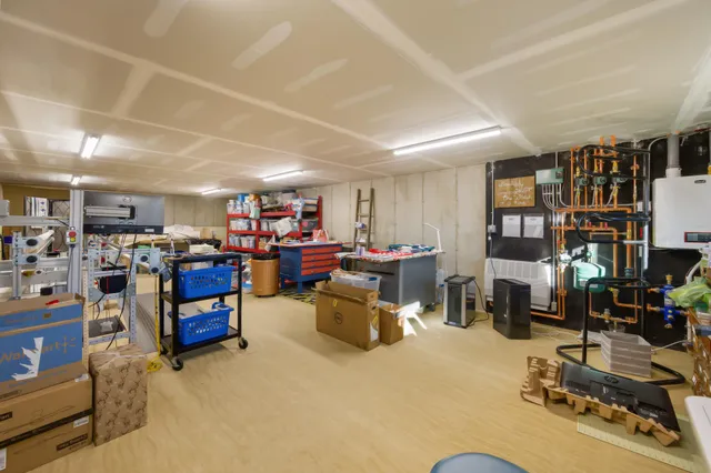 $999,999 | 136 Main Street, Winterport, ME 04496