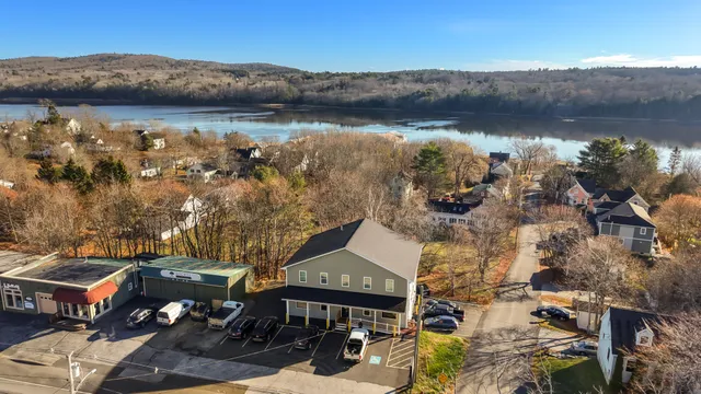 $999,999 | 136 Main Street, Winterport, ME 04496