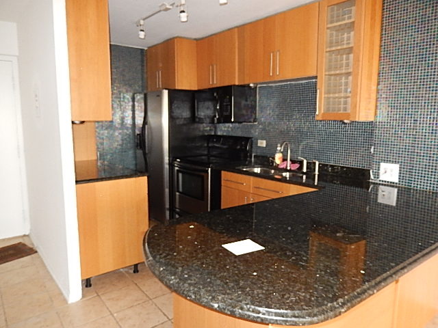 5415 North Sheridan Road, Unit 714 Chicago, IL 60640 - Photo 2 of 5