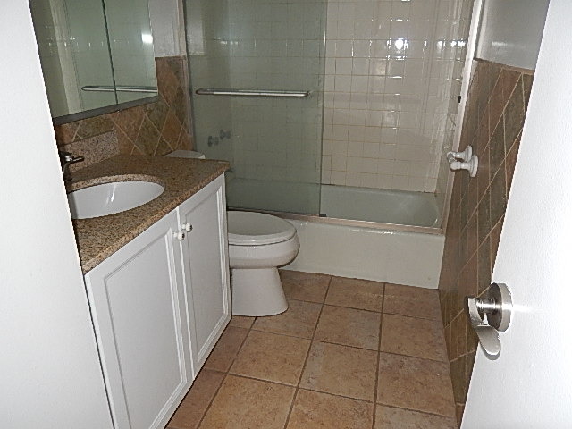 5415 North Sheridan Road, Unit 714 Chicago, IL 60640 - Photo 4 of 5