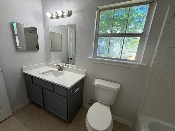 $2,200 | 3718 Treasure Island Drive, Montgomery, TX 77356