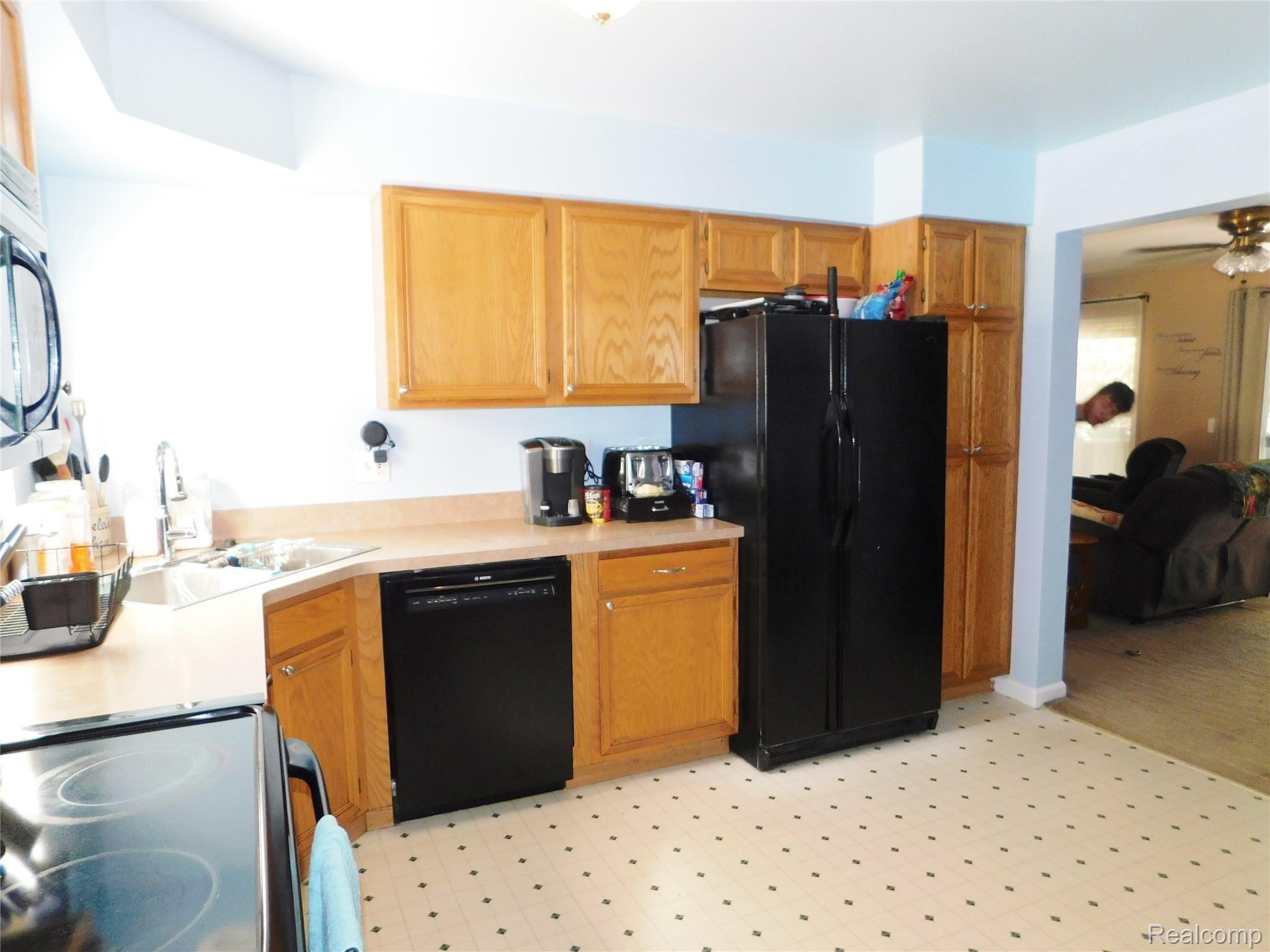 6280 Crandall Road Howell, MI 48855 - Photo 6 of 38 DSCN0095.JPG