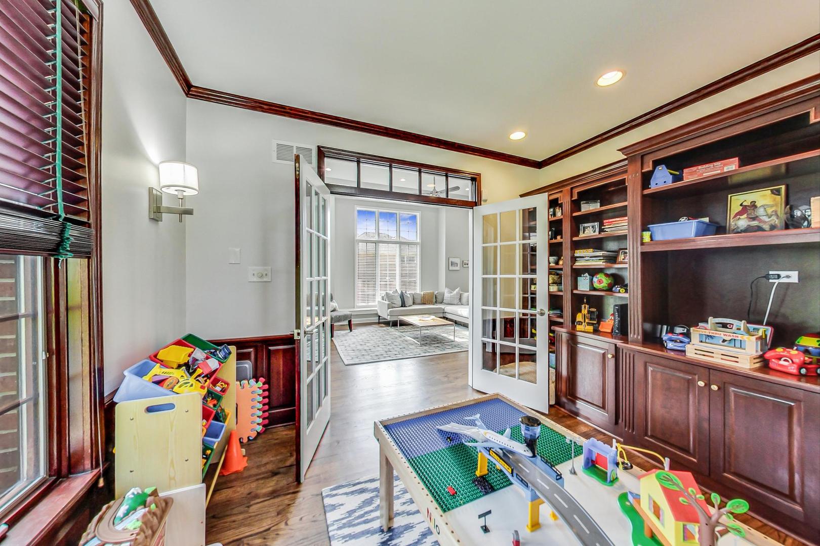 631 Austin Avenue Park Ridge, IL 60068 - Photo 25 of 80