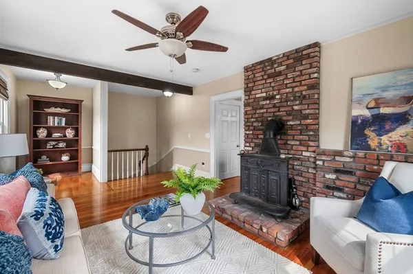 $595,000 | 1 Maverick Street, Unit 2, Marblehead, MA 01945
