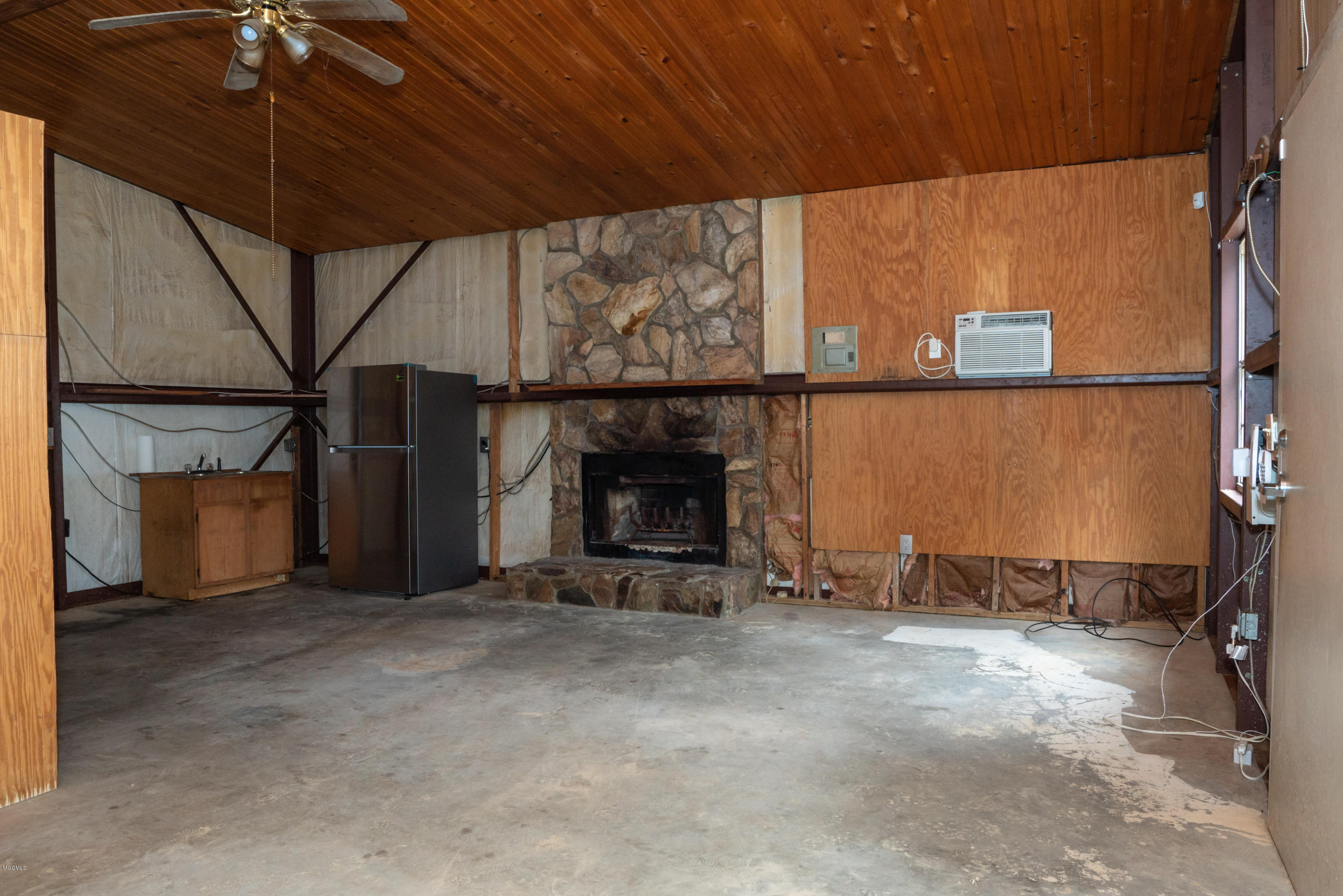 8215 Henley Road Pass Christian, MS 39571 - Photo 5 of 14 8215 Henley Road-14