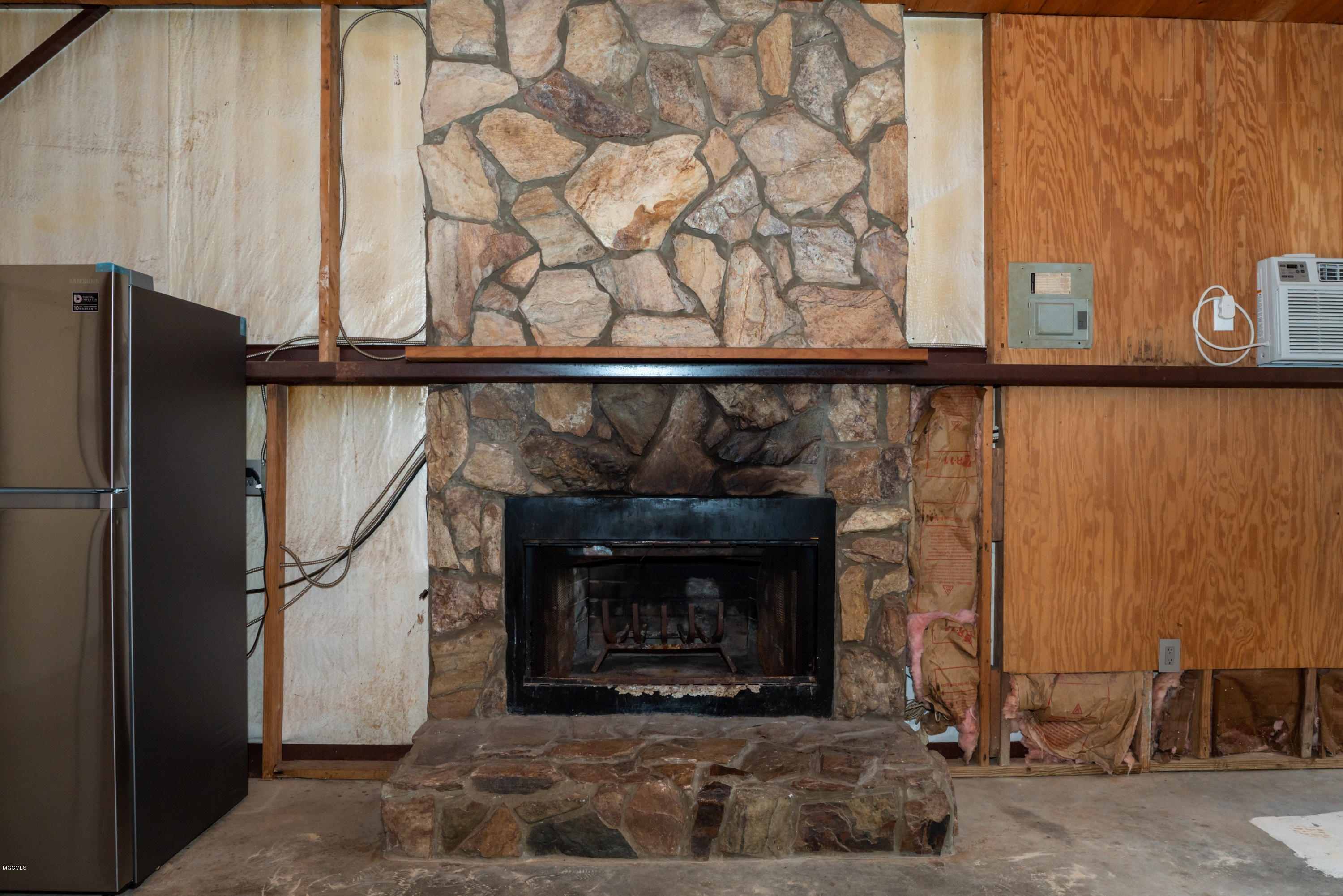 8215 Henley Road Pass Christian, MS 39571 - Photo 6 of 14 8215 Henley Road-17