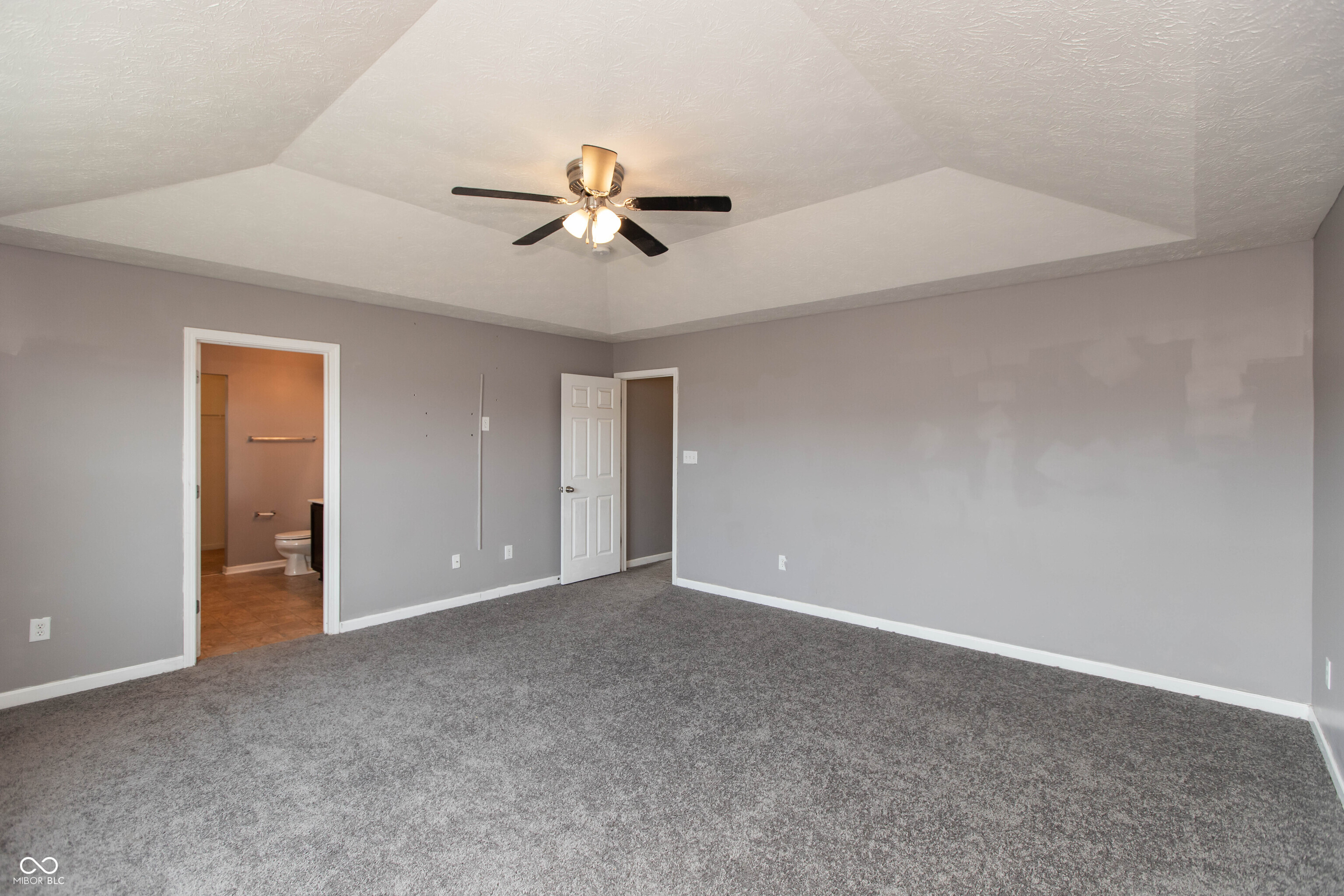 2471 Cabin Hill Road Indianapolis, IN 46229 - Photo 11 of 21