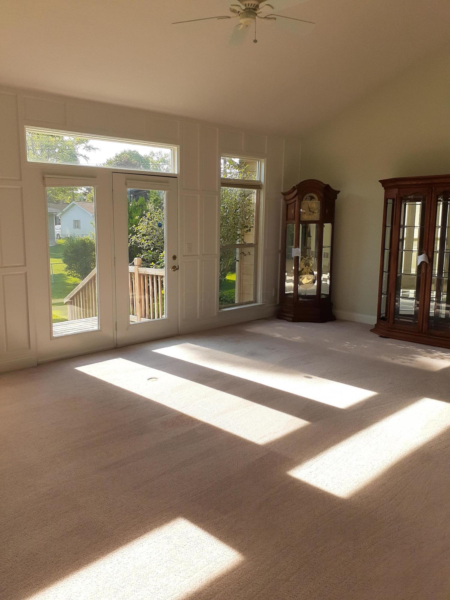 267 North Hamilton Road Columbus, OH 43230 - Photo 2 of 15