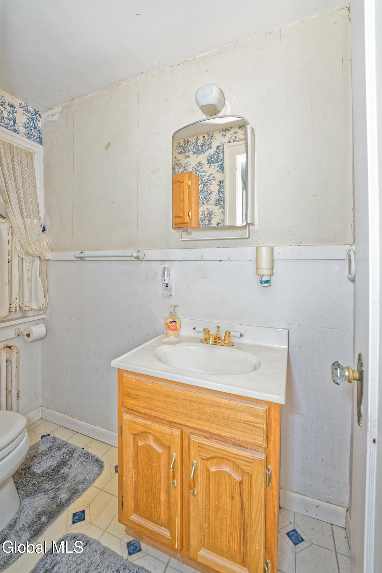 453 Ballston Road Glenville, NY 12302 - Photo 29 of 37 Bathroom 2
