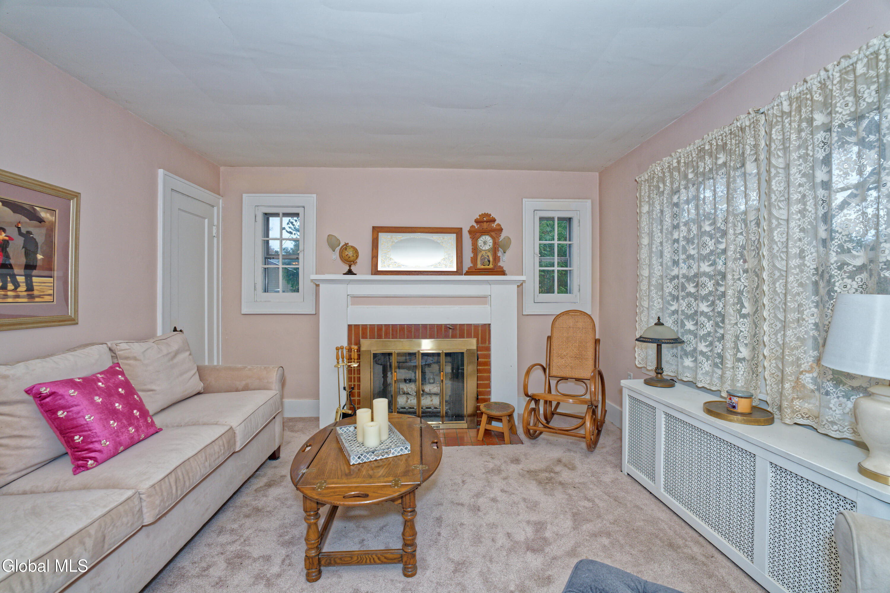 453 Ballston Road Glenville, NY 12302 - Photo 6 of 37 1 Livingroom 2