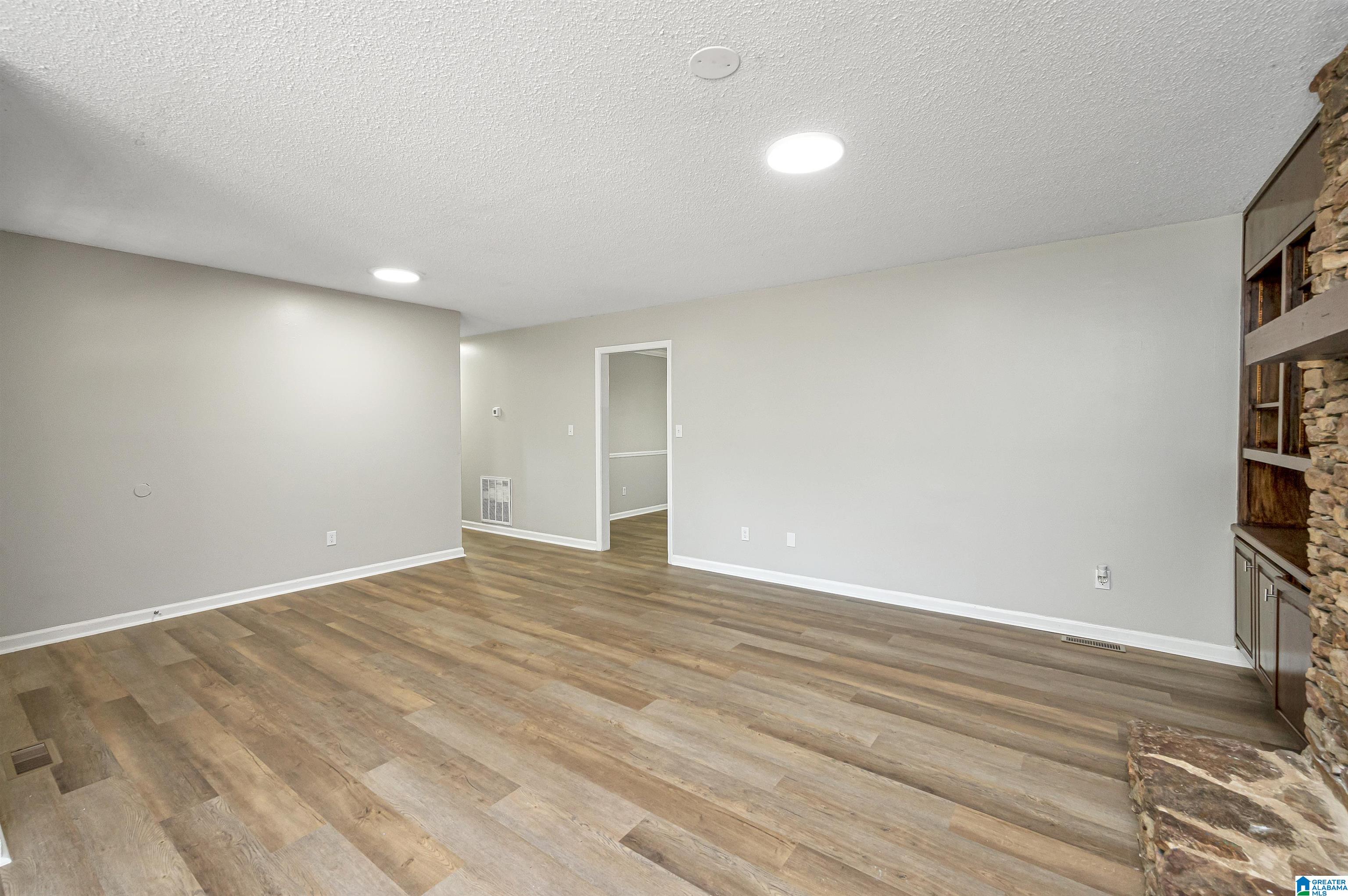 629 Scott Drive Moody, AL 35004 - Photo 7 of 33