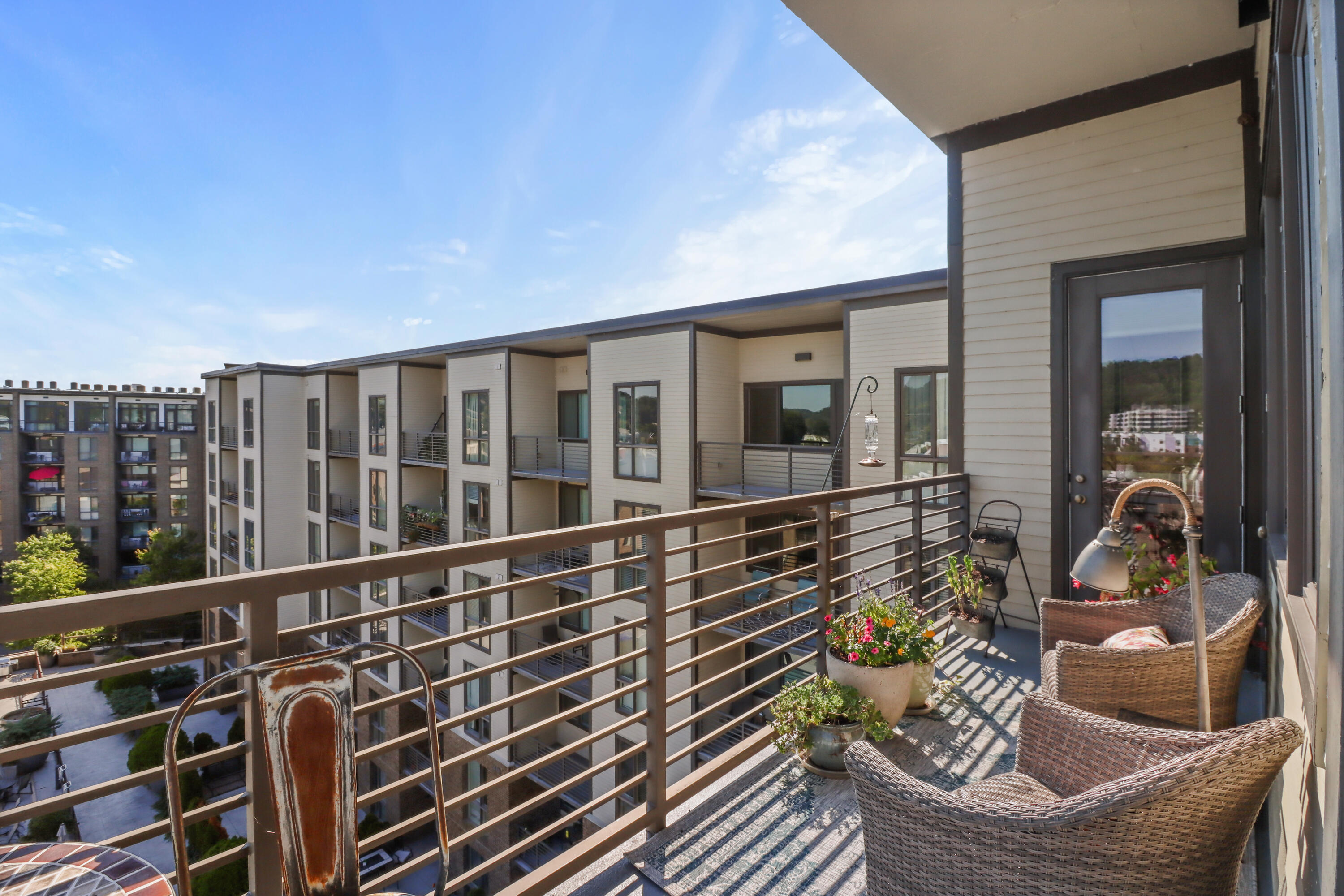 200 Manufacturers Road, Unit 717 Chattanooga, TN 37405 - Photo 16 of 31 covered balcony sitting area