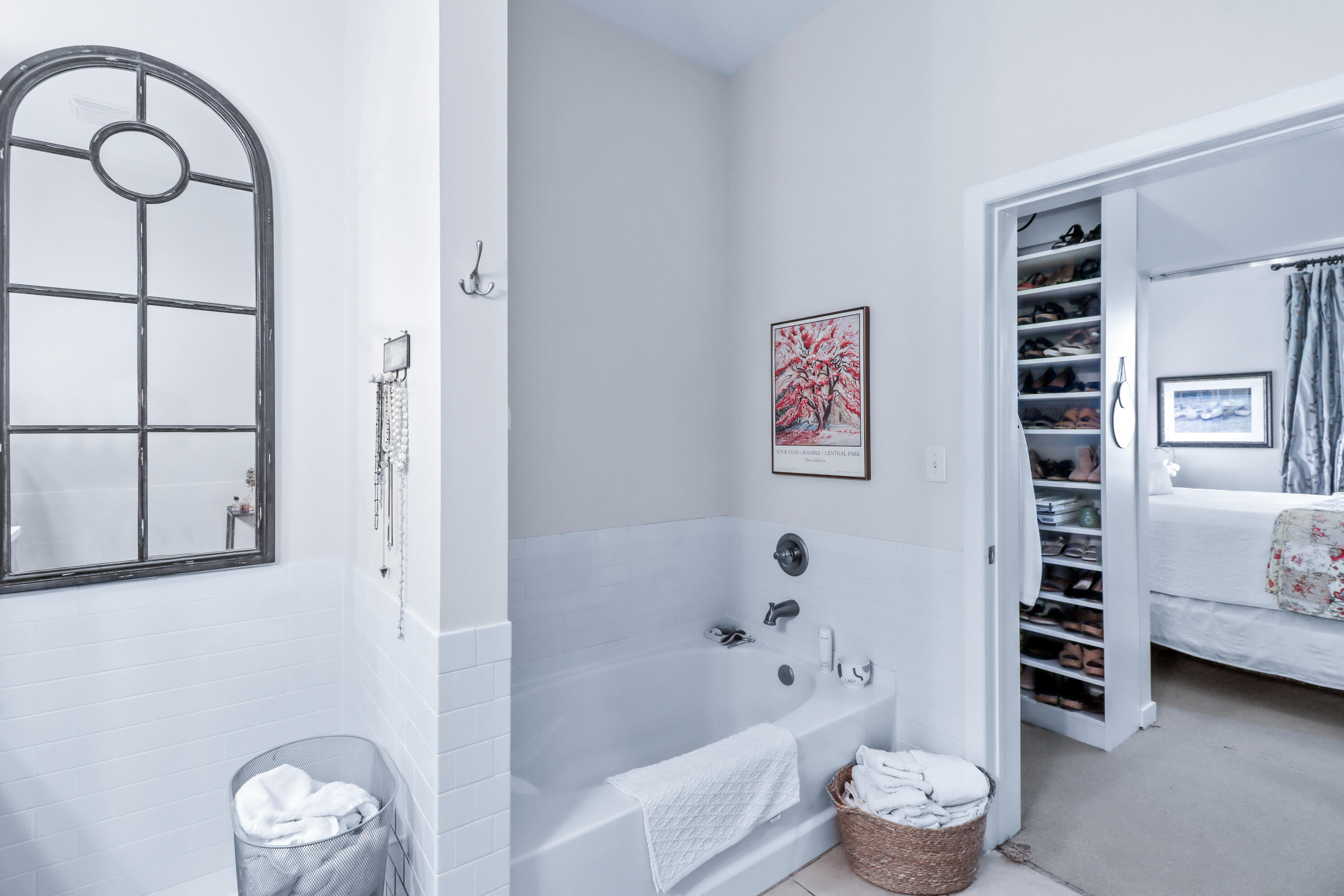 200 Manufacturers Road, Unit 717 Chattanooga, TN 37405 - Photo 22 of 31 master bath garden tub