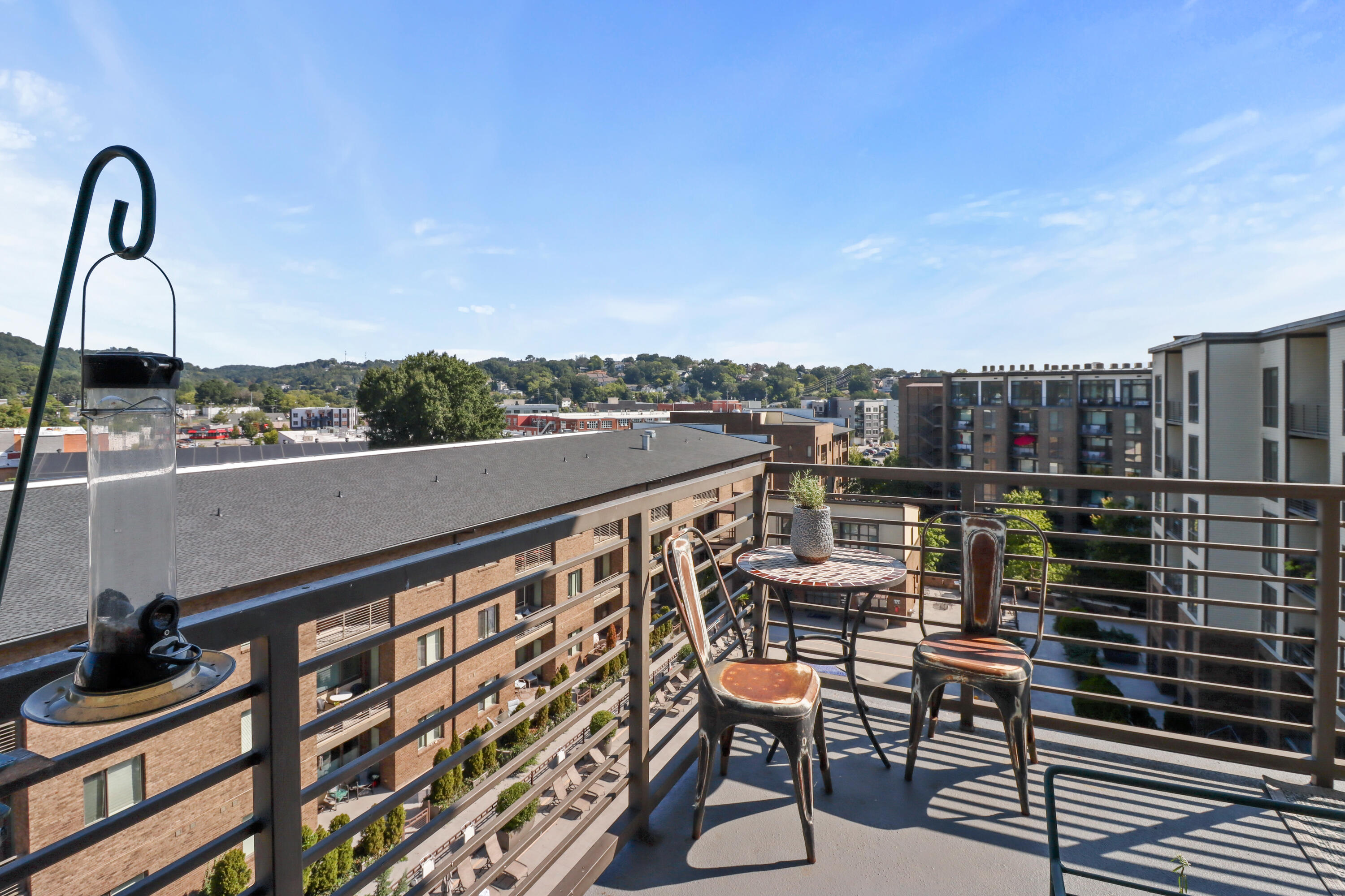 200 Manufacturers Road, Unit 717 Chattanooga, TN 37405 - Photo 7 of 31 dining on the covered balcony