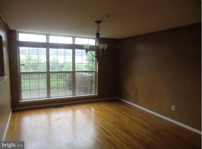 9115 Erfurt Court Laurel, MD 20708 - Photo 16 of 30 Dining Room