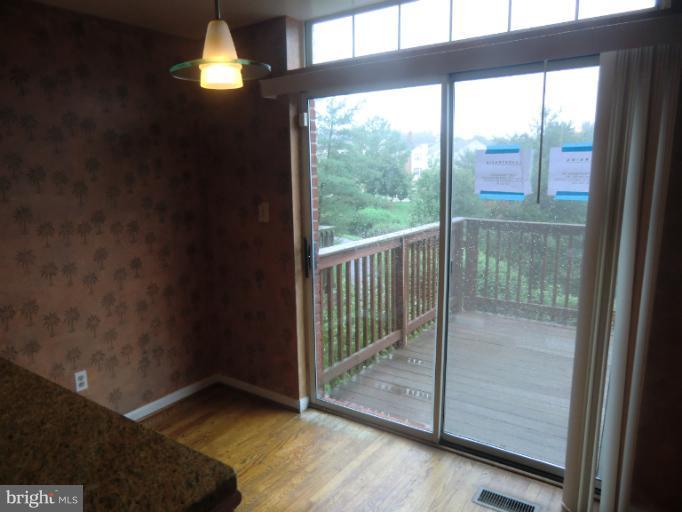 9115 Erfurt Court Laurel, MD 20708 - Photo 4 of 30 Breakfast Area