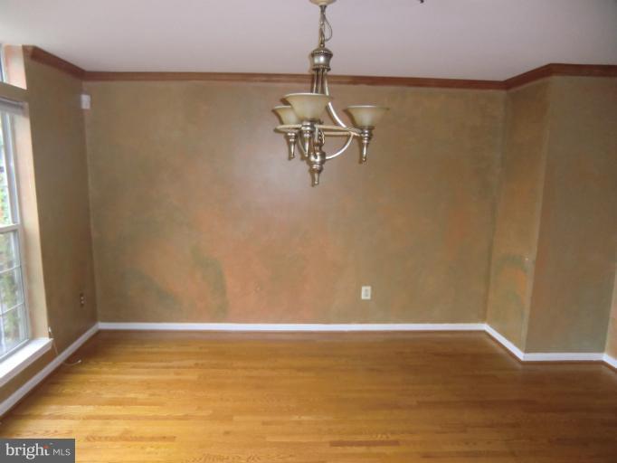 9115 Erfurt Court Laurel, MD 20708 - Photo 10 of 30 Dining Room