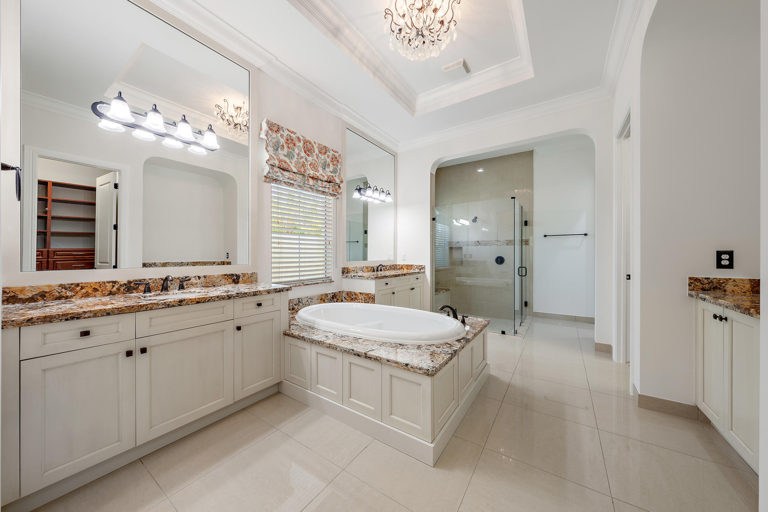 8176 Southeast Red Root Way Jupiter, FL 33458 - Photo 33 of 47 Primary Bathroom
