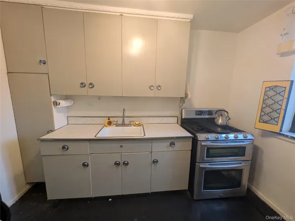 $175,000 | 87-56 Francis Lewis Boulevard, Unit B45 | Holliswood