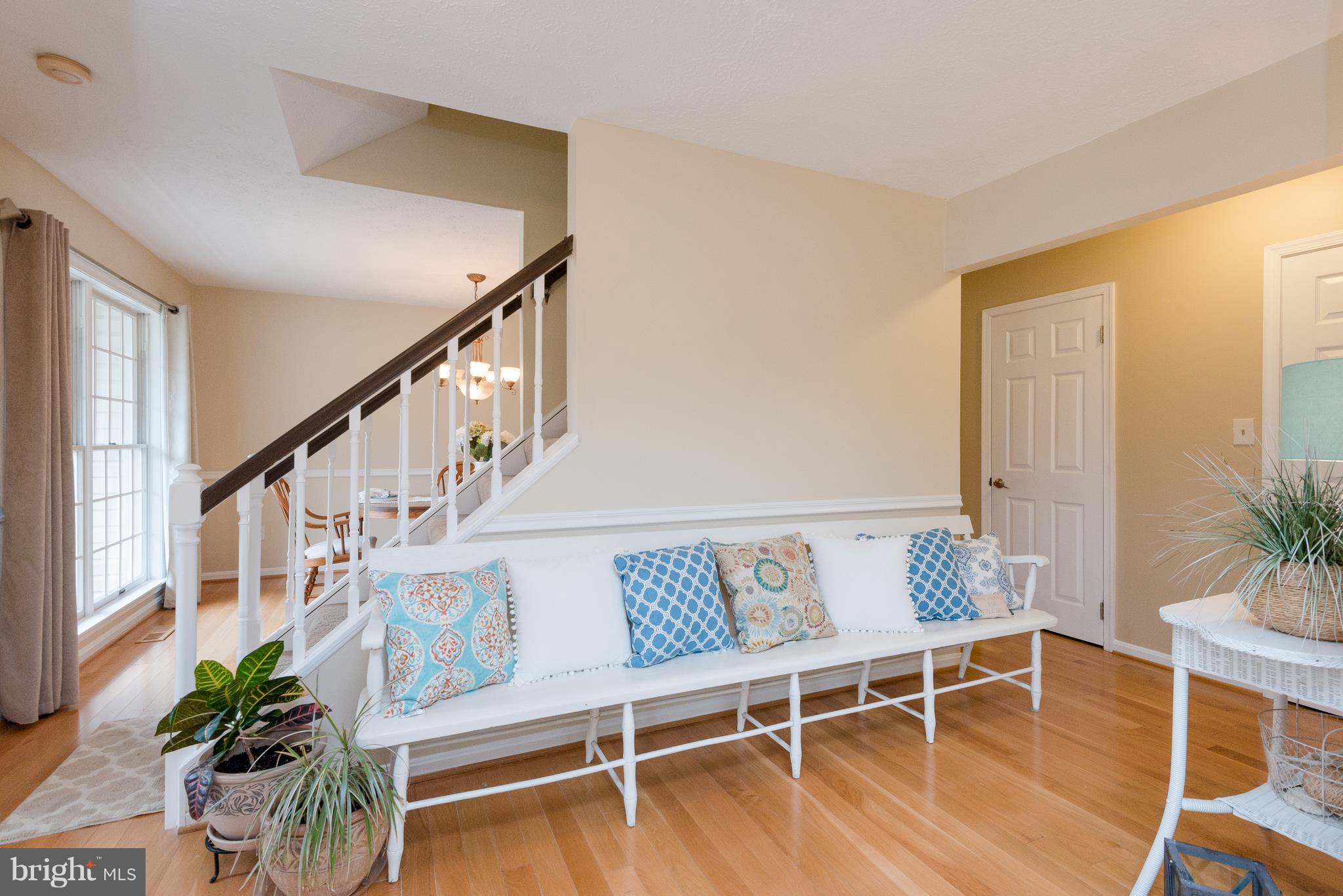 7891 Whites Cove Road Pasadena, MD 21122 - Photo 22 of 39 Foyer