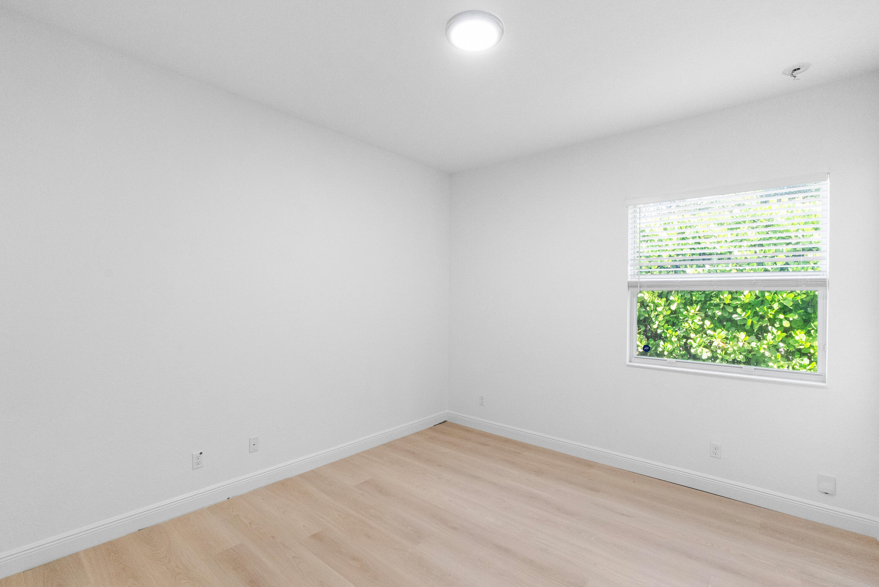 301 Rudder Cay Way Jupiter, FL 33458 - Photo 24 of 59 an empty room with a window