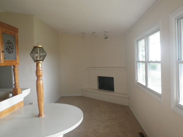 622 North 16th Road Lostant, IL 61334 - Photo 4 of 20