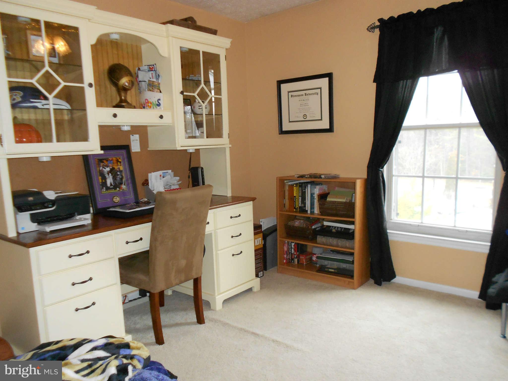 713 Deering Road, Unit 5J Pasadena, MD 21122 - Photo 11 of 26 Bedroom (Master)